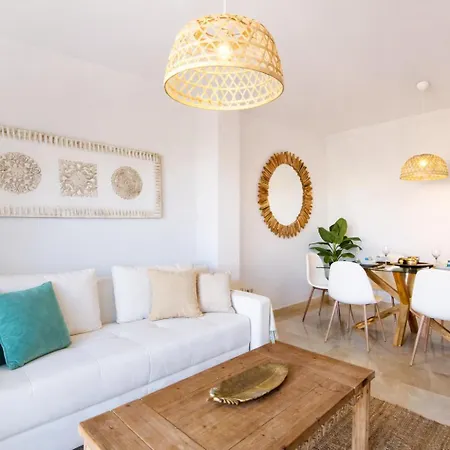 Jabega - 4 Minutes From The 公寓