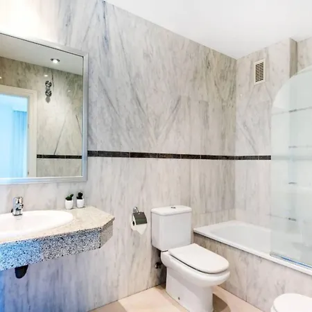 Apartmán Jabega - 4 Minutes From The *